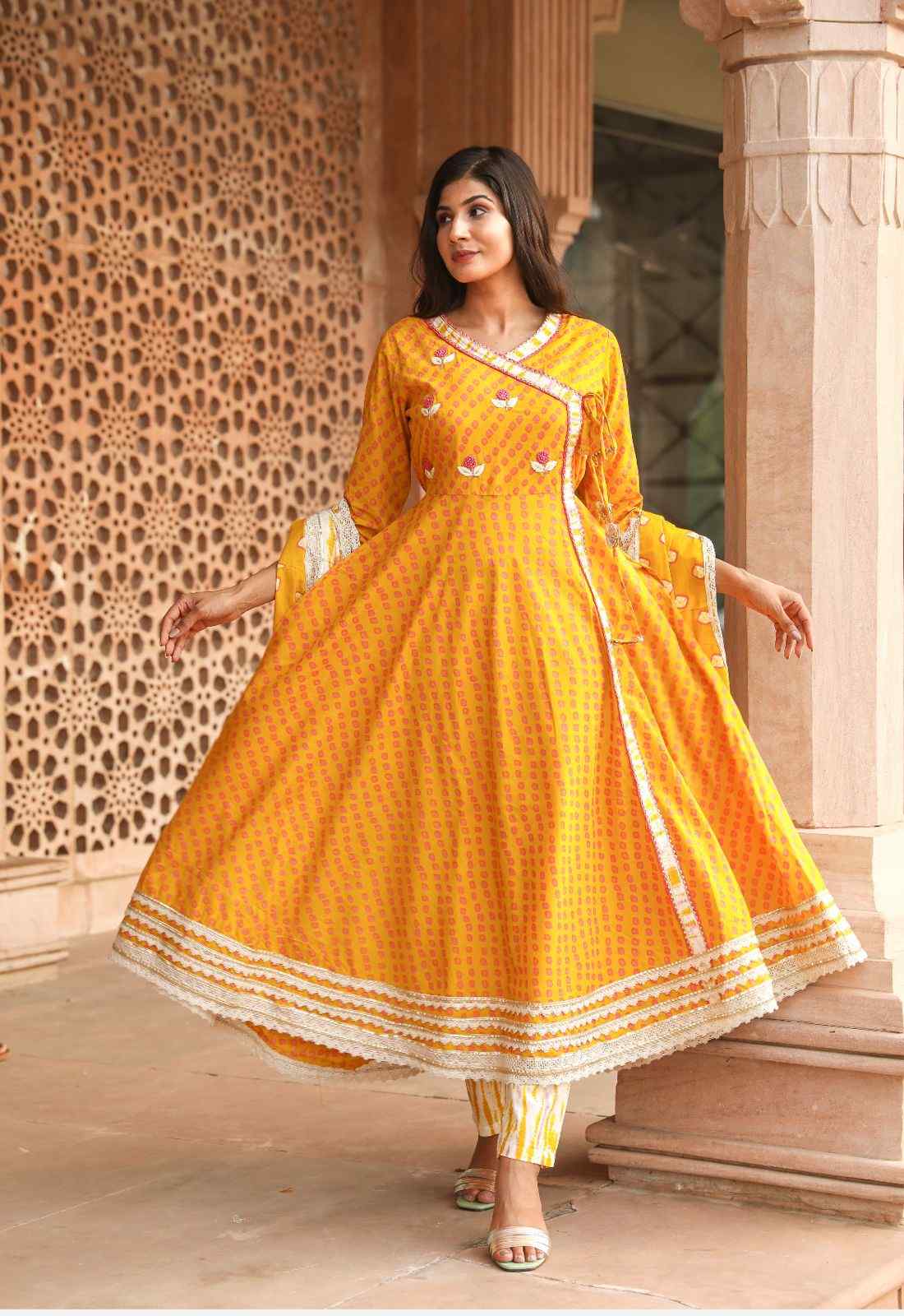 SALE: Dil Bandhani Romance Suit Set