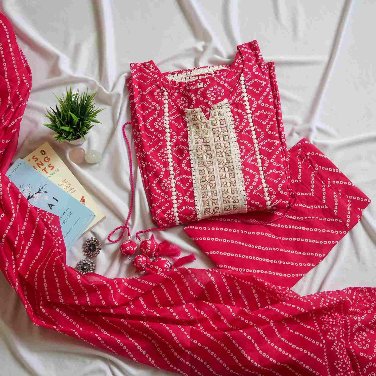 SALE: Gulabi Aankhein Bandhej Romance Suit (3 piece)
