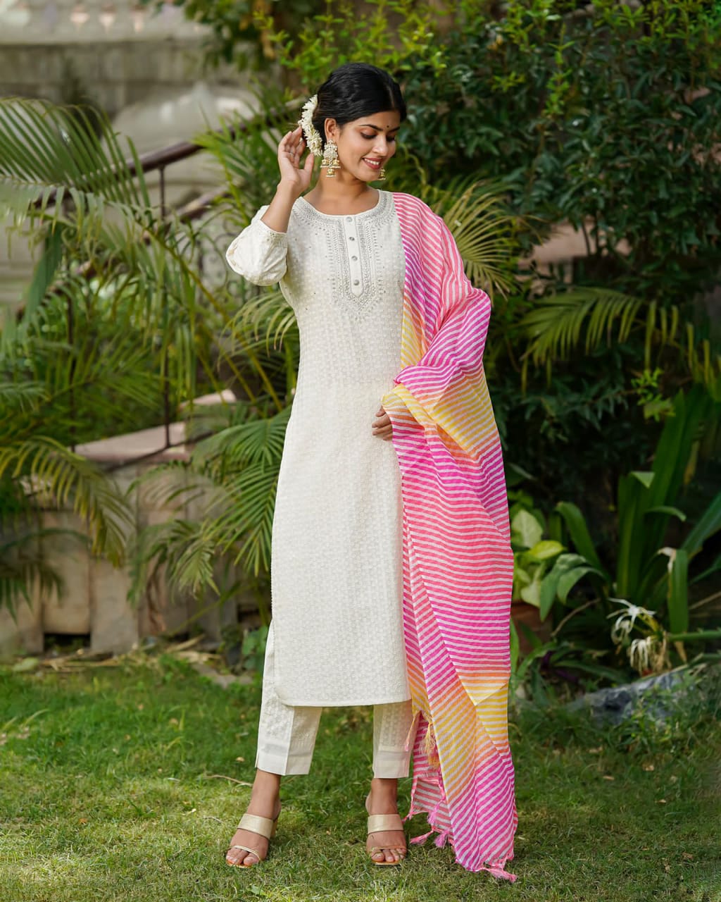 SALE: Roop Tera Mastana suit set (3 piece)