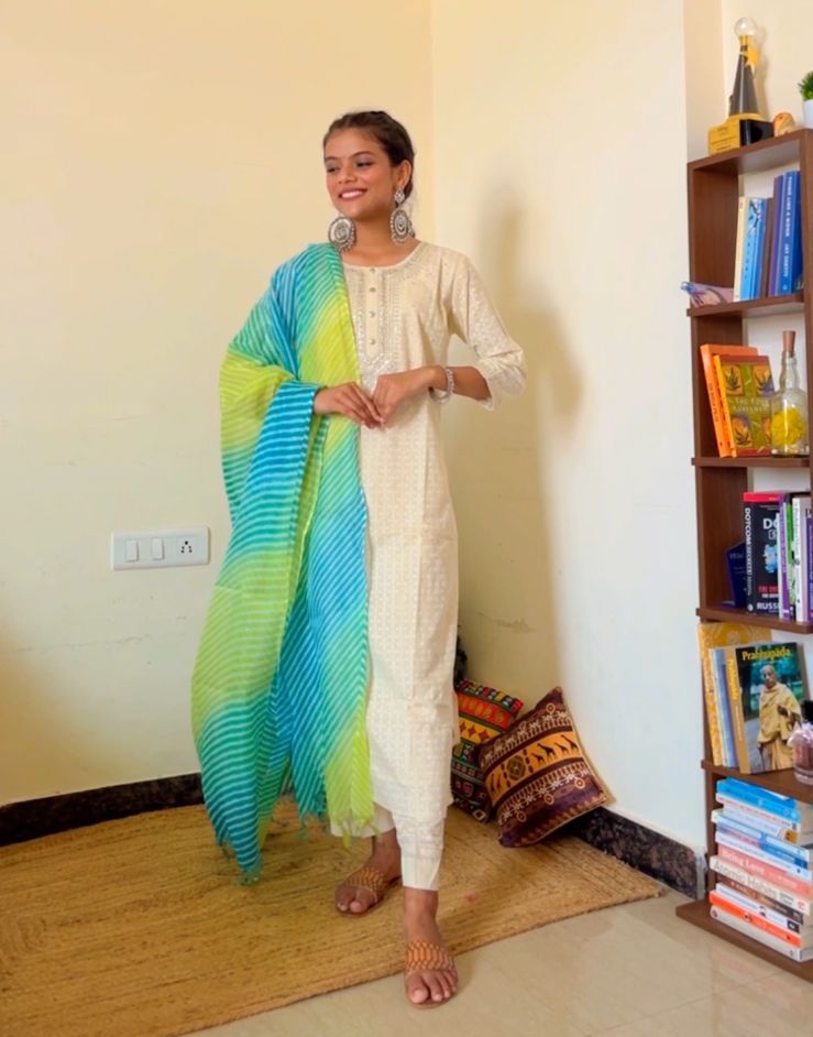 SALE: Roop Tera Mastana suit set (3 piece)