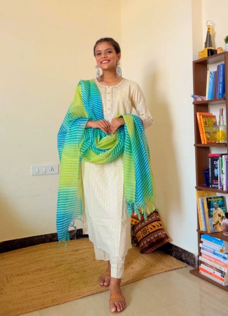 SALE: Roop Tera Mastana suit set (3 piece)